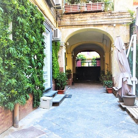نابولي Residence E Appartamenti Bausan المظهر الخارجي الصورة